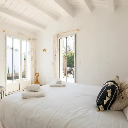 Belle Maison Pour 4 A Deux Pas De La De La Cible Hébergement de vacances Saint-Martin-de-Ré