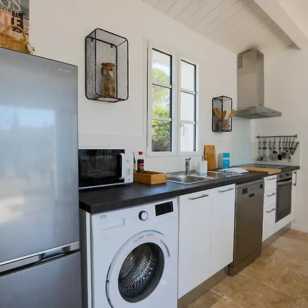 à 550m De La Plage, Maison Pour 4 * Saint-Martin-de-Ré